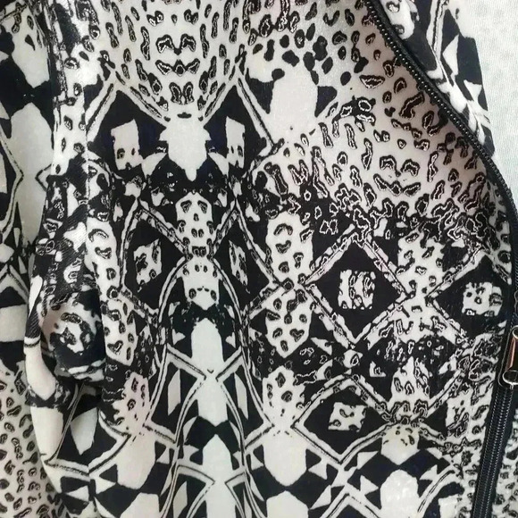 Mirror Image Black and White Shimmery Zip Front Jacket - Picture 3 of 7